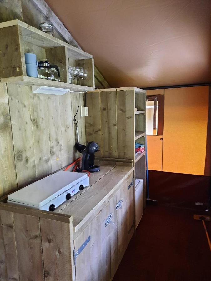 Safaritent Sarek, Wolvenspoor 10 Vledder Exterior foto